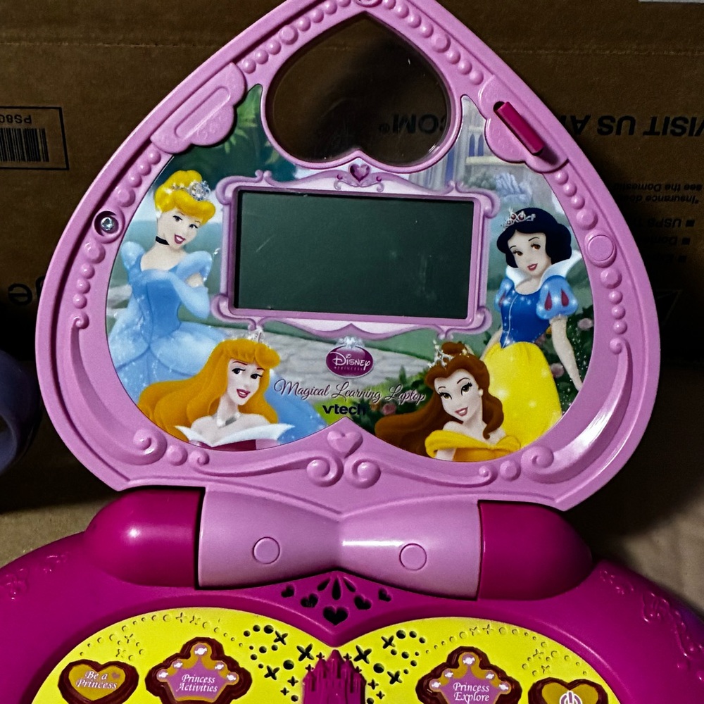 Disney Princess Heart-Shaped Pink Learning Laptop+Princess Mug+Slippers - Picture 4 of 8